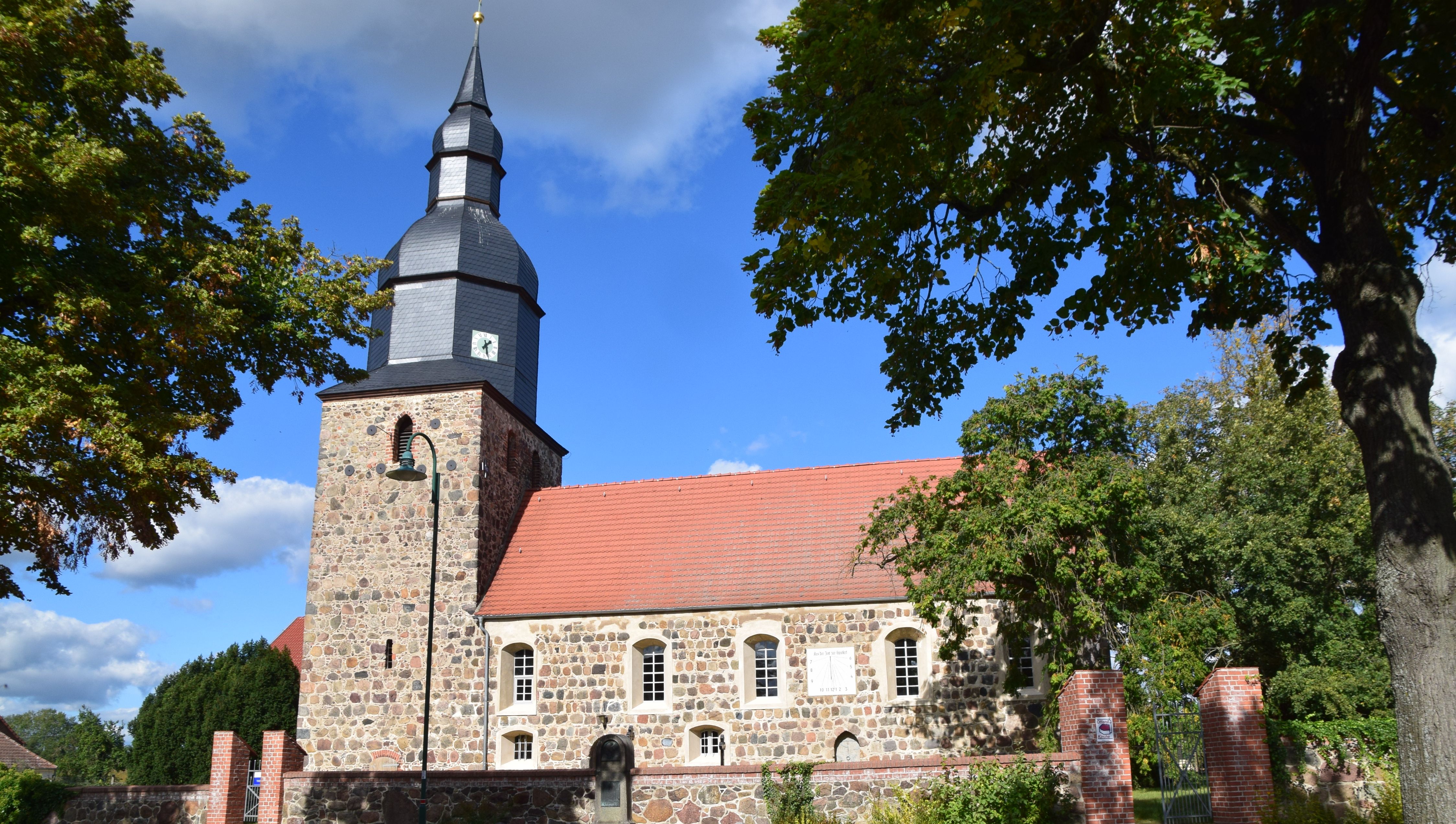 Außenansicht der Kirche Dennewitz (Foto: Düring)