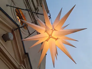 Grafik Frau mit Abwehrender Hand, Grafik: EKBO